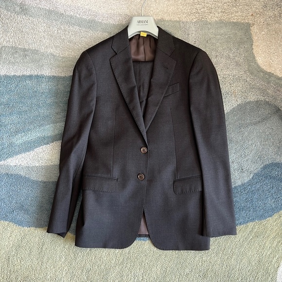 Armani suit - Picture 1 of 5